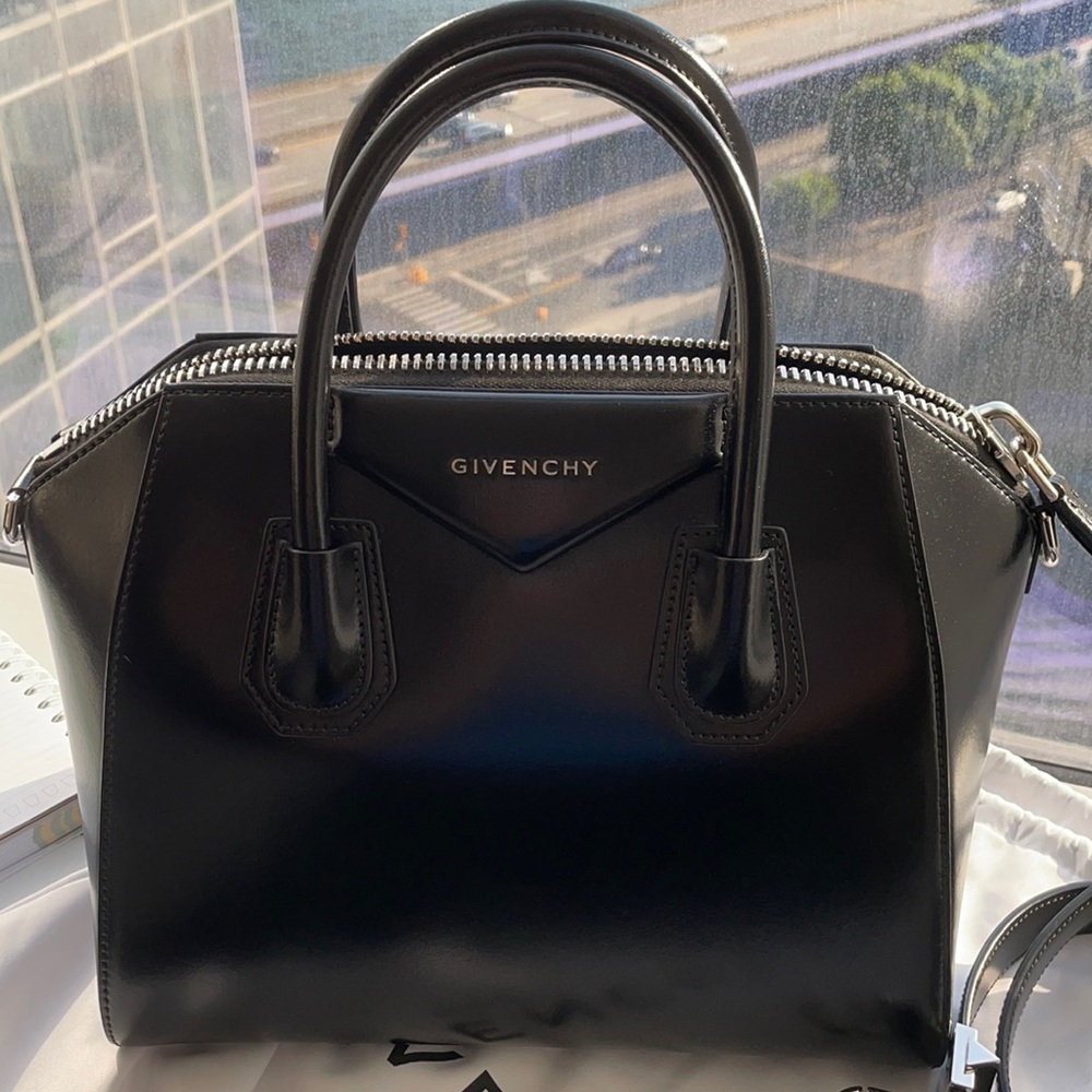 GIVENCHY ANTIGONA